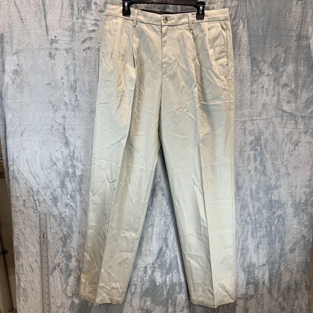 Dockers Mens Khaki Chino Pants 34 x‎ 34 Pleated Relaxed Fit Iron Free Signature